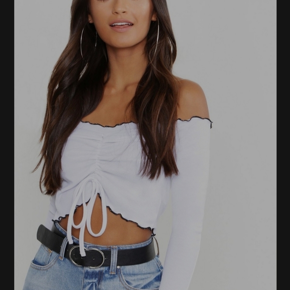 Boohoo Tops - 🌻2 for $30🌻Boohoo off the shoulder crop top